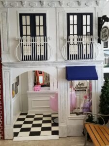 Salon at Towne Center, Playhouse