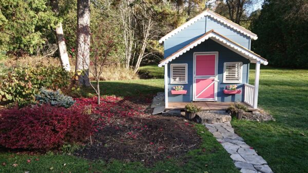 Playhouse: Cottage 6 x 6 with Loft and Covered Front Porch