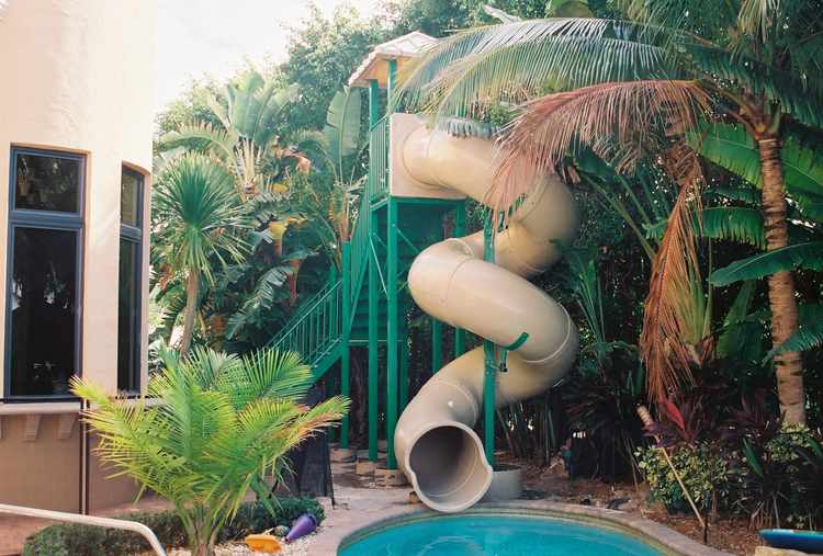 PS 2000 Custom Pool Slide